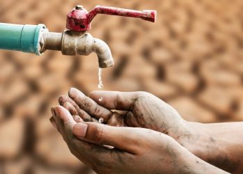 Хүн төрөлхтөн усны дампууралд орж байна