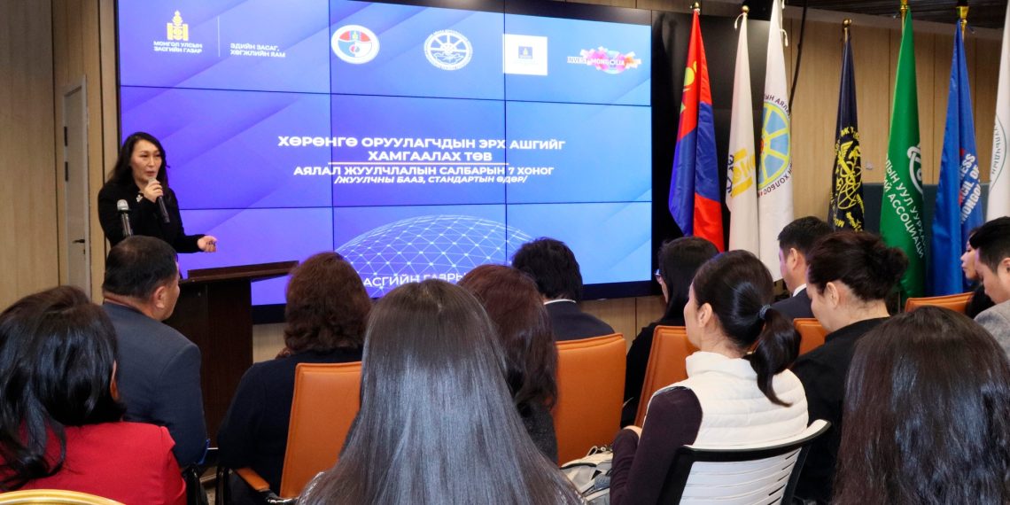 Монгол Улсаа хөгжүүлэх гэж байгаа бол аялал жуулчлалын салбараа хөгжүүлье 