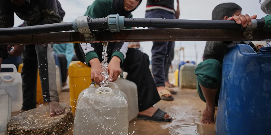 Ус бол дайны зэвсэг мөн “бай”